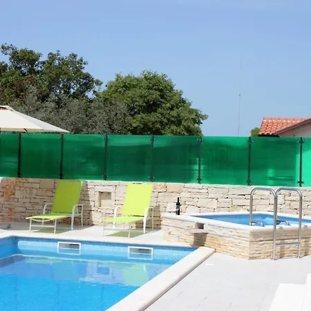 Mit Privatpool Fuer 9 Personen Ca 240 Qm In Peroj, Istrien Istrische Riviera * Peroj