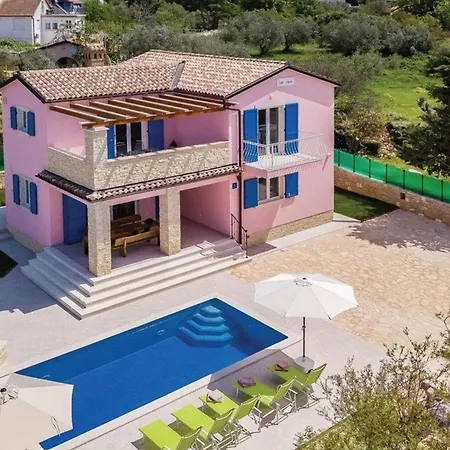 Сasa de vacaciones Mit Privatpool Fuer 9 Personen Ca 240 Qm In Peroj, Istrien Istrische Riviera